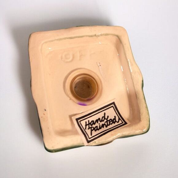 Fitz and Floyd Salt and Pepper Shaker Set Santa Sitting on a Present - Picture 6 of 9